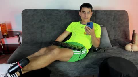 Alex Woll online show from 2, 11, 2025