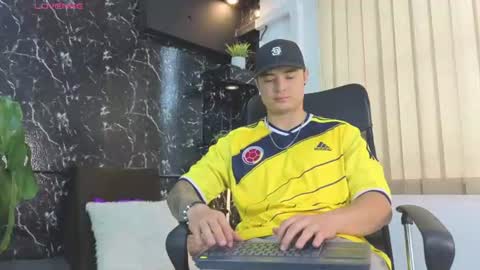 Snapshot of alexander_ferre chatting on 17, 6, 2026 Alexander online show from 17, 6, 2026