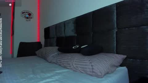 Onlyfansalexmartinezwb  Instagram alexwbmartinez  Twitter martinezcb937 online show from 15, 11, 2025