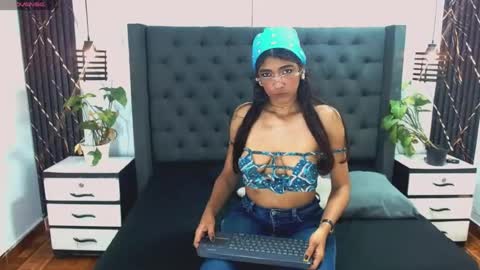 Snapshot of alexandra_castle chatting on 23, 6, 2026 MAMASITA online show from 23, 6, 2026