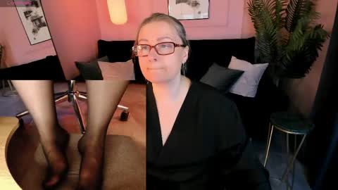 Snapshot of alexandra_kind chatting on 13, 5, 2026 Alexandra online show from 13, 5, 2026