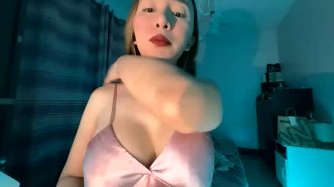 adrianagreyson online show from 2, 2, 2026