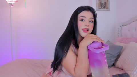 lexandra  online show from 31, 3, 2026