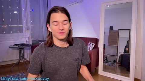 Snapshot of alexdavey chatting on 26, 12, 2024           online show from 26, 12, 2024