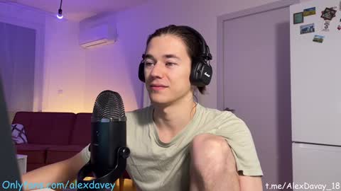 Snapshot of alexdavey chatting on 2, 2, 2025           online show from 2, 2, 2025