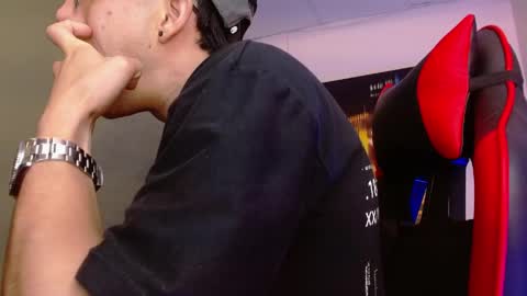 Snapshot of alexgiraldo__ chatting on 9, 5, 2026 alexgiraldo__ online show from 9, 5, 2026