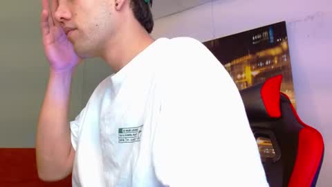 Snapshot of alexgiraldo__ chatting on 20, 6, 2026 alexgiraldo__ online show from 20, 6, 2026