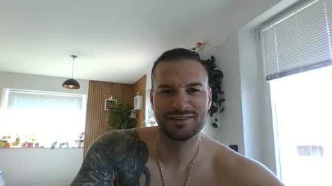 Snapshot of alexgrandi2024 chatting on 27, 3, 2026 rey ale84 online show from 27, 3, 2026