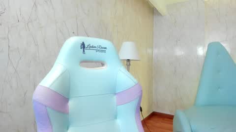 Snapshot of alexiacooperr chatting on 3, 12, 2024 Alexiaa Online 1430 to 2100 GMT-5 online show from 3, 12, 2024