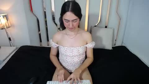 -- ALEXIS -- online show from 23, 10, 2025