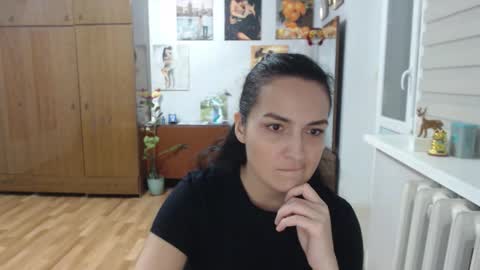 AlexisMillers online show from 4, 12, 2025