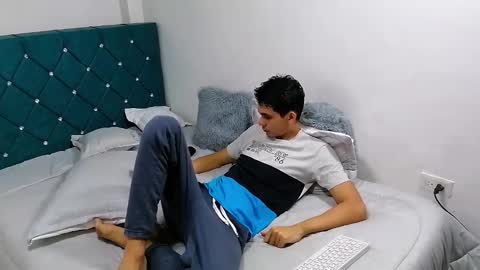 Alexis online show from 1, 2, 2025