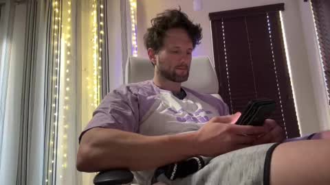 Snapshot of alexmanndickerson chatting on 5, 10, 2025 Alex Mann online show from 5, 10, 2025