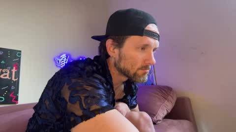 Snapshot of alexmanndickerson chatting on 8, 5, 2026 Alex Mann online show from 8, 5, 2026