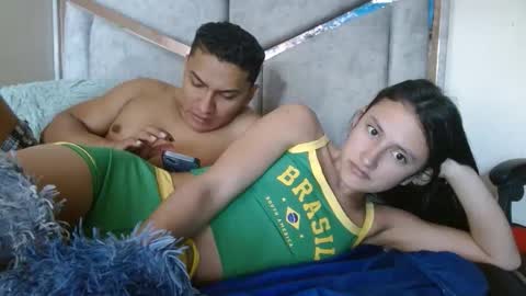 Snapshot of alexvsluisa chatting on 18, 4, 2026 alex y luisa online show from 18, 4, 2026