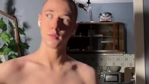 Snapshot of alexwos chatting on 10, 12, 2024 Alex online show from 10, 12, 2024