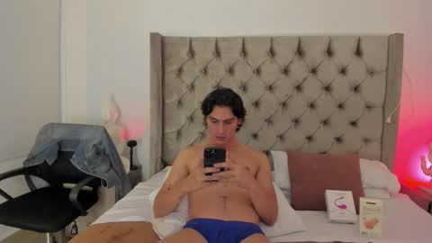 Snapshot of alexxander_hall chatting on 17, 9, 2025 Alexxander Hall online show from 17, 9, 2025