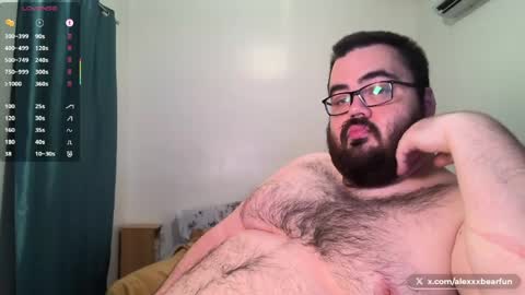 Snapshot of alexxxbear chatting on 8, 5, 2026 alexxxbear online show from 8, 5, 2026