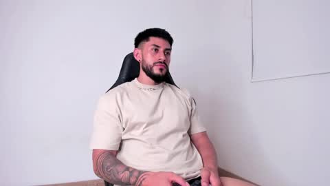 Snapshot of alexxxmachine chatting on 10, 12, 2024 Alex   freelance model  instagram alex b229 online show from 10, 12, 2024