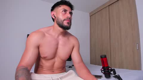 Snapshot of alexxxmachine chatting on 16, 2, 2025 Alex   freelance model  instagram alex b229 online show from 16, 2, 2025