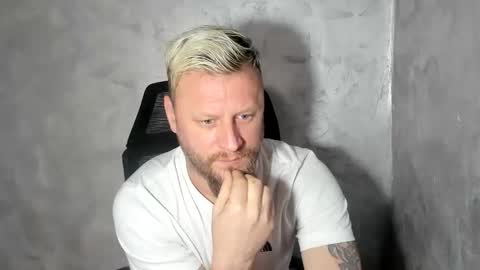 Snapshot of alexyno2020 chatting on 9, 4, 2026 alexyno2022 ONLYFANS online show from 9, 4, 2026