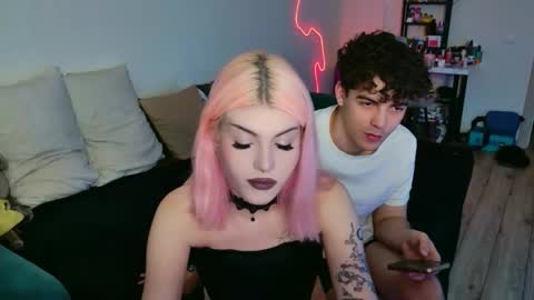 Snapshot of alice118james chatting on 14, 9, 2025 alice and james online show from 14, 9, 2025