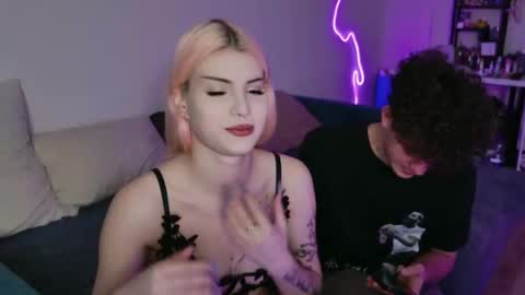 Snapshot of alice118james chatting on 19, 9, 2025 alice and james online show from 19, 9, 2025