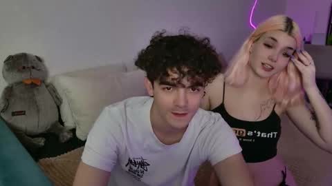 Snapshot of alice118james chatting on 25, 9, 2025 alice and james online show from 25, 9, 2025