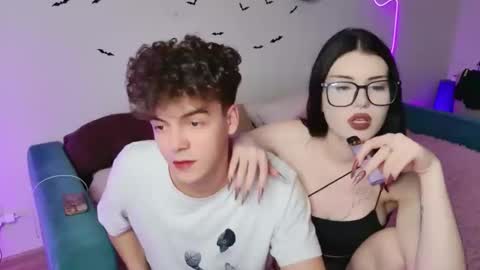 Snapshot of alice118james chatting on 6, 11, 2025 alice and james online show from 6, 11, 2025