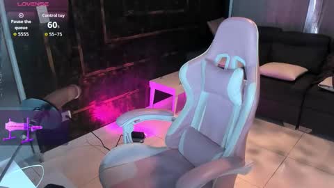 Snapshot of alice_19cullen chatting on 21, 12, 2025 alice online show from 21, 12, 2025