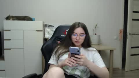 Snapshot of alice_________________________ chatting on 13, 5, 2026 Alice online show from 13, 5, 2026