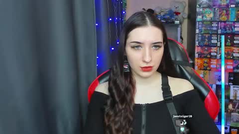 Snapshot of alice_bailey chatting on 4, 3, 2025 Alice online show from 4, 3, 2025