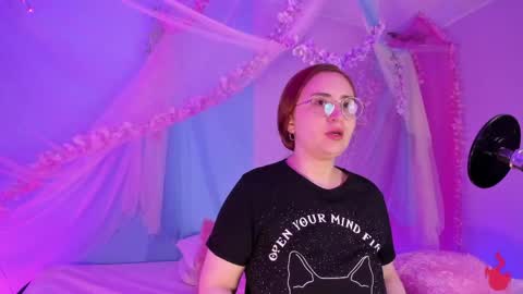Snapshot of alice_cute77 chatting on 19, 5, 2026 Mey online show from 19, 5, 2026