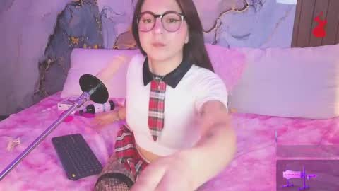 Snapshot of alice_cute77 chatting on 29, 5, 2026 Mey online show from 29, 5, 2026