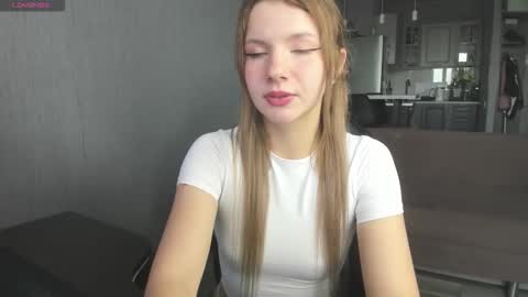 Snapshot of alice_hetfield chatting on 8, 10, 2025 My name is Alice find out about me in the Fansly  online show from 8, 10, 2025