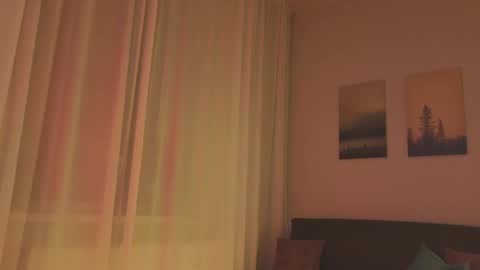 Snapshot of alice_miiiller chatting on 6, 5, 2026 Alice online show from 6, 5, 2026