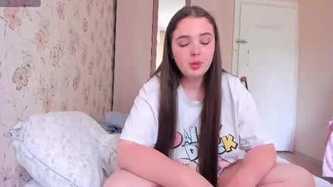 Snapshot of alice_next_door_ chatting on 26, 6, 2026 Alice online show from 26, 6, 2026