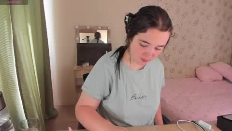 Snapshot of alice_next_door_ chatting on 2, 7, 2026 Alice online show from 2, 7, 2026