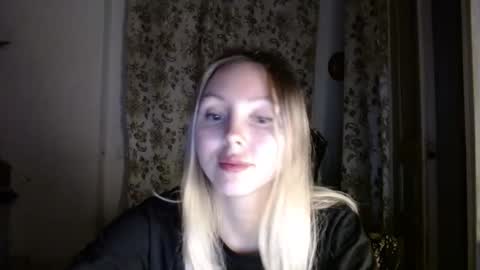 Snapshot of alice_smiles chatting on 25, 3, 2026 Alice smiles online show from 25, 3, 2026