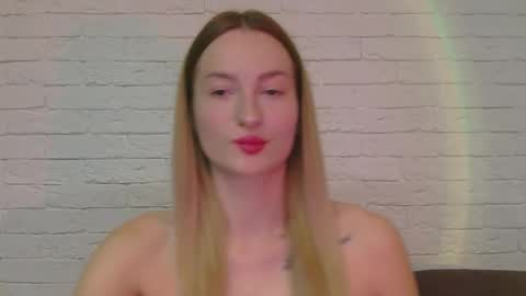 Snapshot of alice_sweet_01 chatting on 26, 10, 2025 Alice online show from 26, 10, 2025