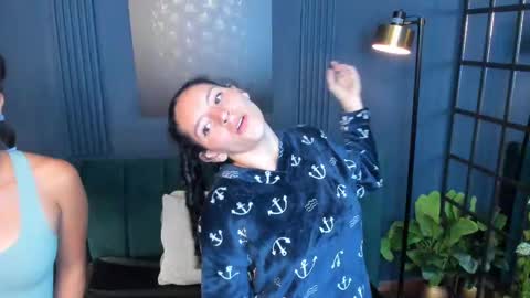 Snapshot of aliceandsia chatting on 12, 9, 2025 Alice and Asia online show from 12, 9, 2025