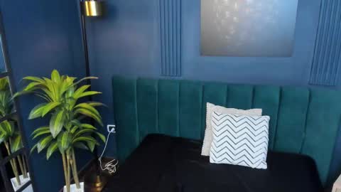 Snapshot of aliceandsia chatting on 30, 10, 2025 Alice and Asia online show from 30, 10, 2025