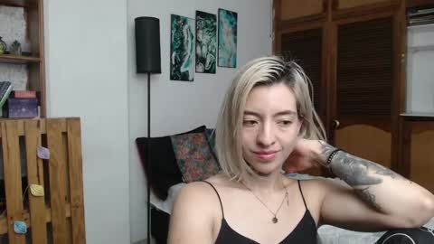 Snapshot of alicee_logan_ chatting on 20, 4, 2026 alicee_logan_ online show from 20, 4, 2026