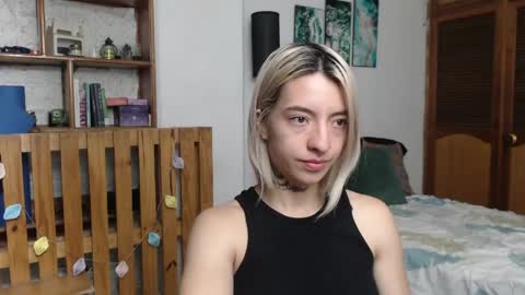 Snapshot of alicee_logan_ chatting on 25, 4, 2026 alicee_logan_ online show from 25, 4, 2026