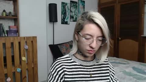 Snapshot of alicee_logan_ chatting on 27, 4, 2026 alicee_logan_ online show from 27, 4, 2026