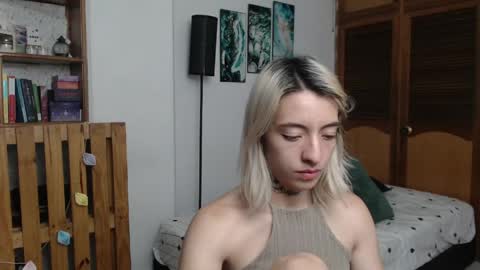 Snapshot of alicee_logan_ chatting on 23, 5, 2026 alicee_logan_ online show from 23, 5, 2026