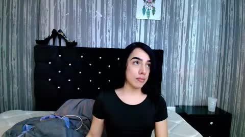 alicee_moonn online show from 13, 1, 2026