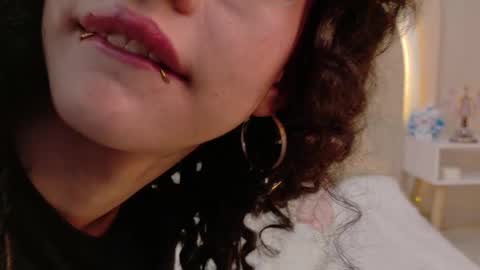 Snapshot of alicee_rodriguez chatting on 16, 4, 2026 alice online show from 16, 4, 2026