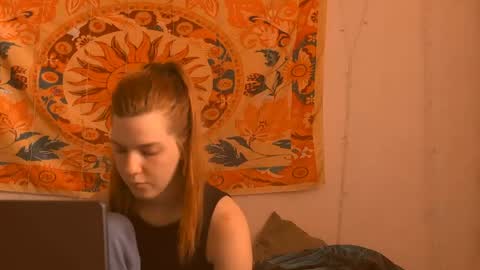 Snapshot of aliceinredsquare_ chatting on 4, 6, 2026 Alice online show from 4, 6, 2026
