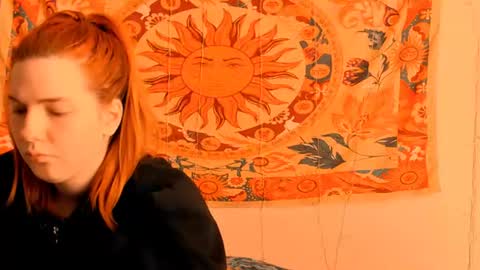 Snapshot of aliceinredsquare_ chatting on 27, 6, 2026 Alice online show from 27, 6, 2026